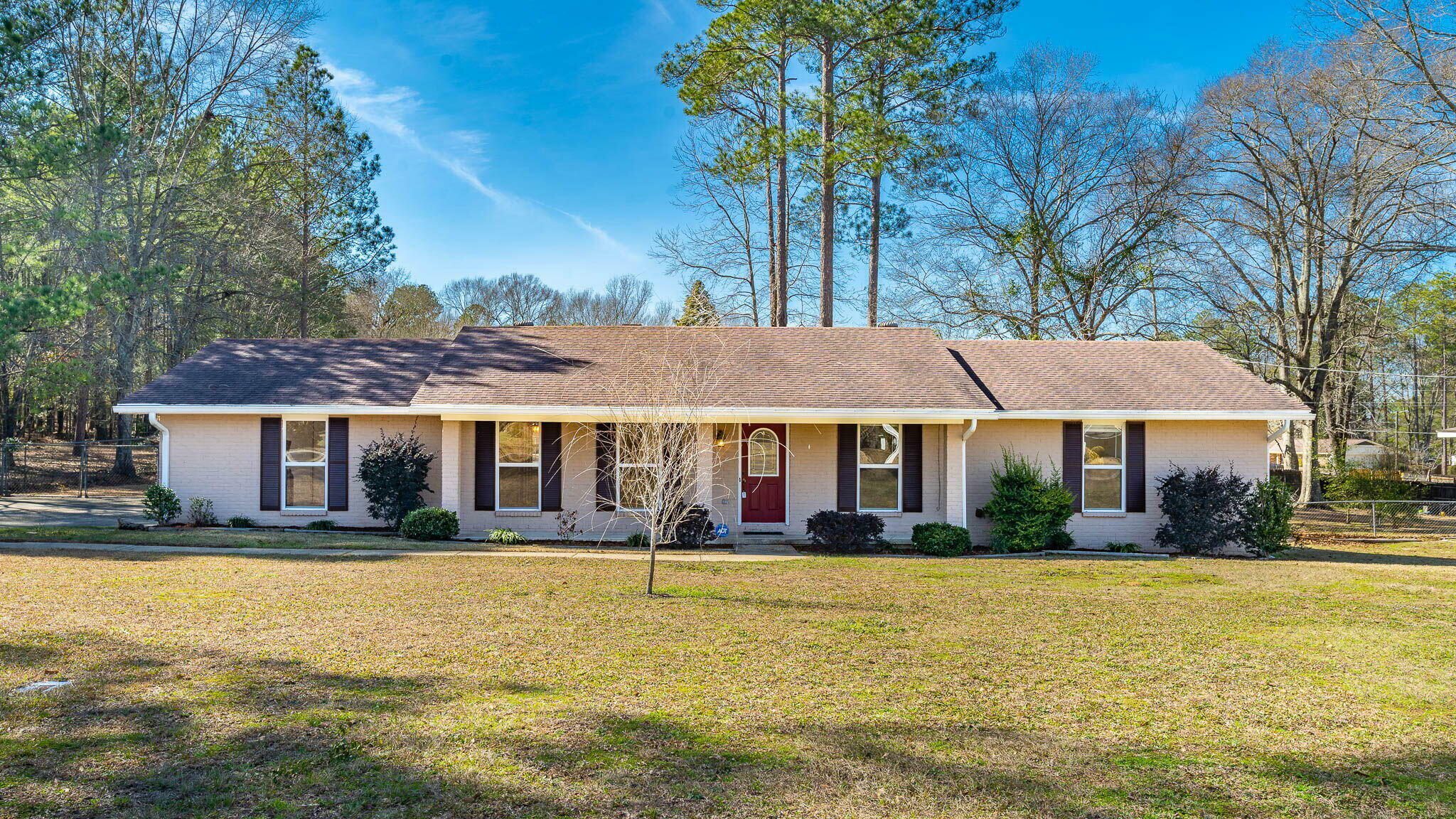 Property Photo:  118 Somerset Dr.  MS 39402 