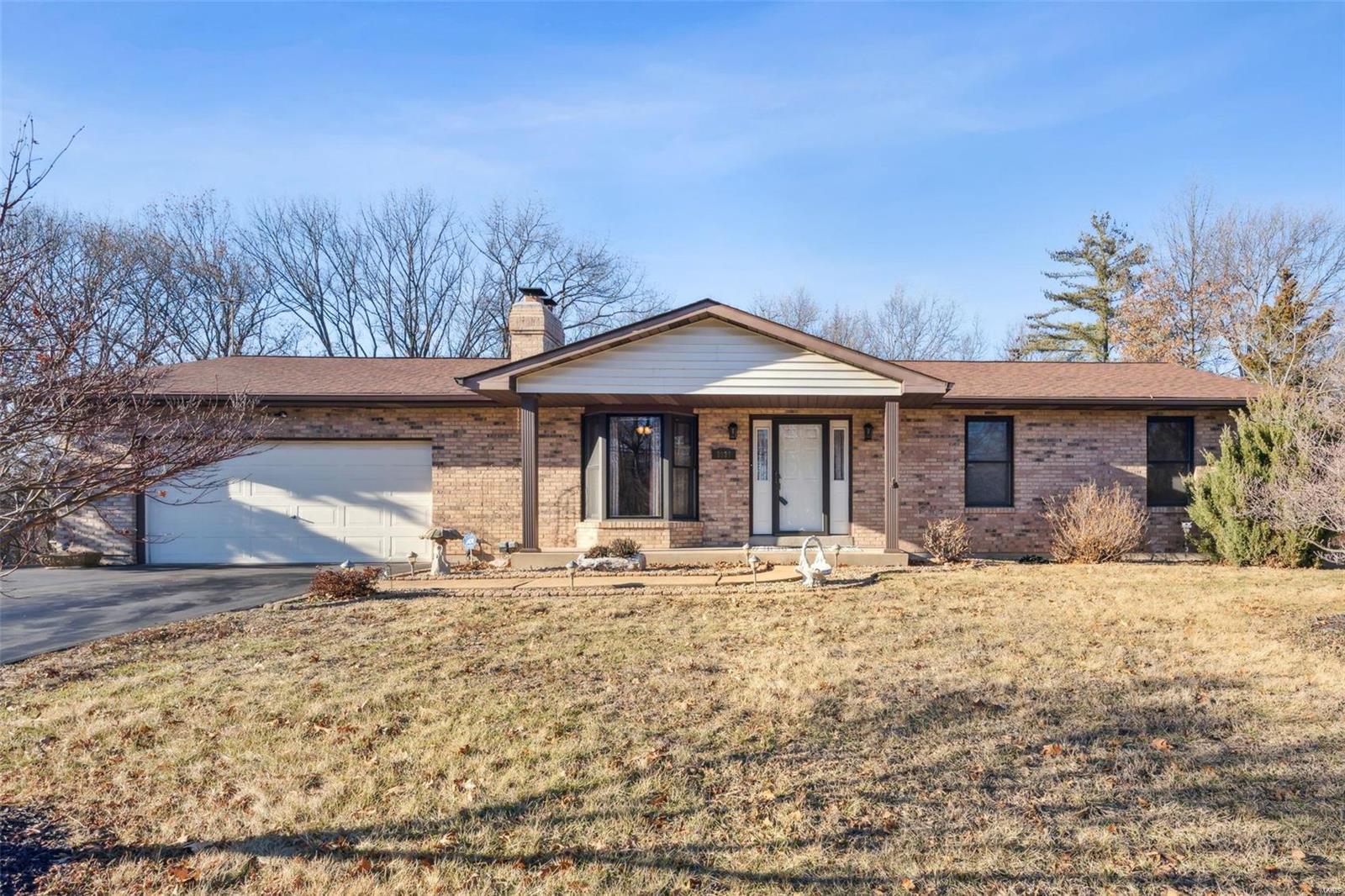 Property Photo: 5027 Hillcrest Road MO 63010