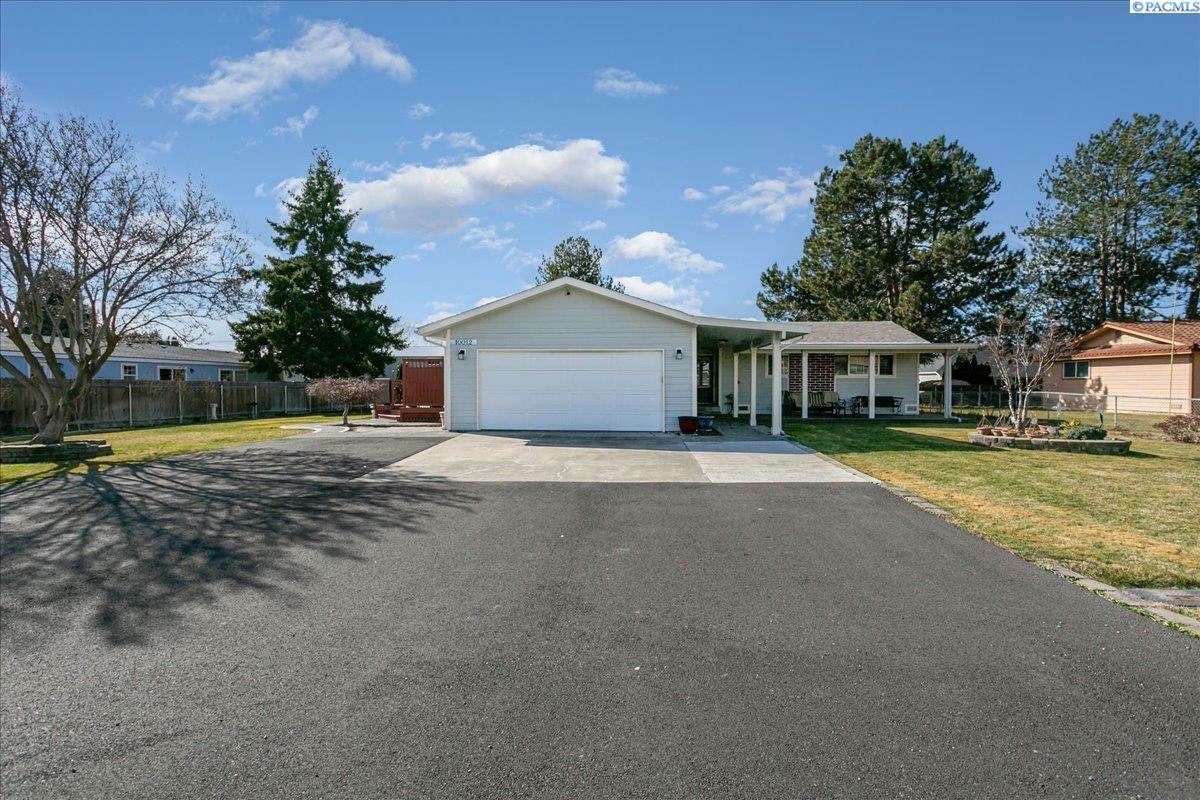 Property Photo:  10012 W Locust Ln  WA 99301 