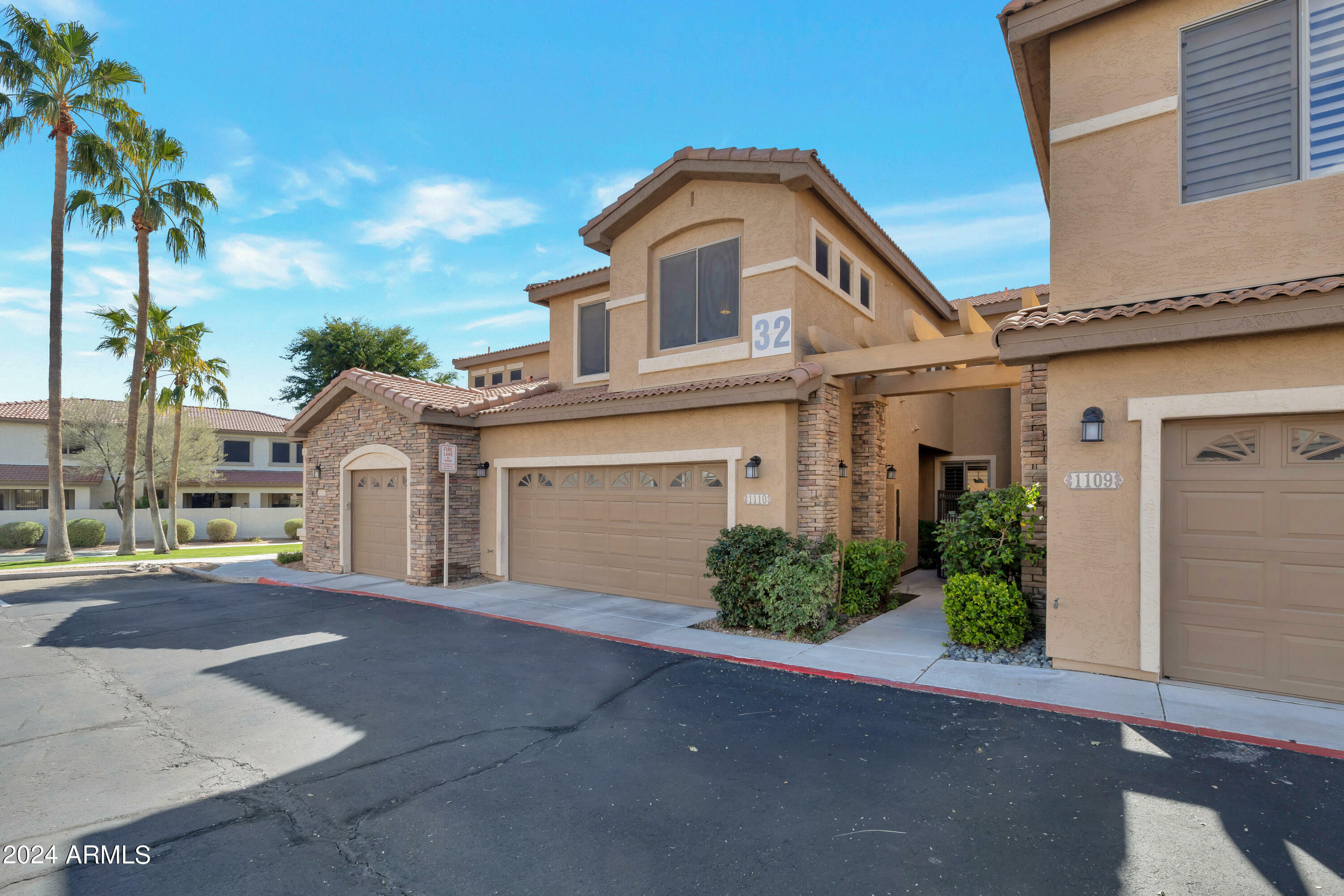 Property Photo:  1024 E Frye Road 1110  AZ 85048 