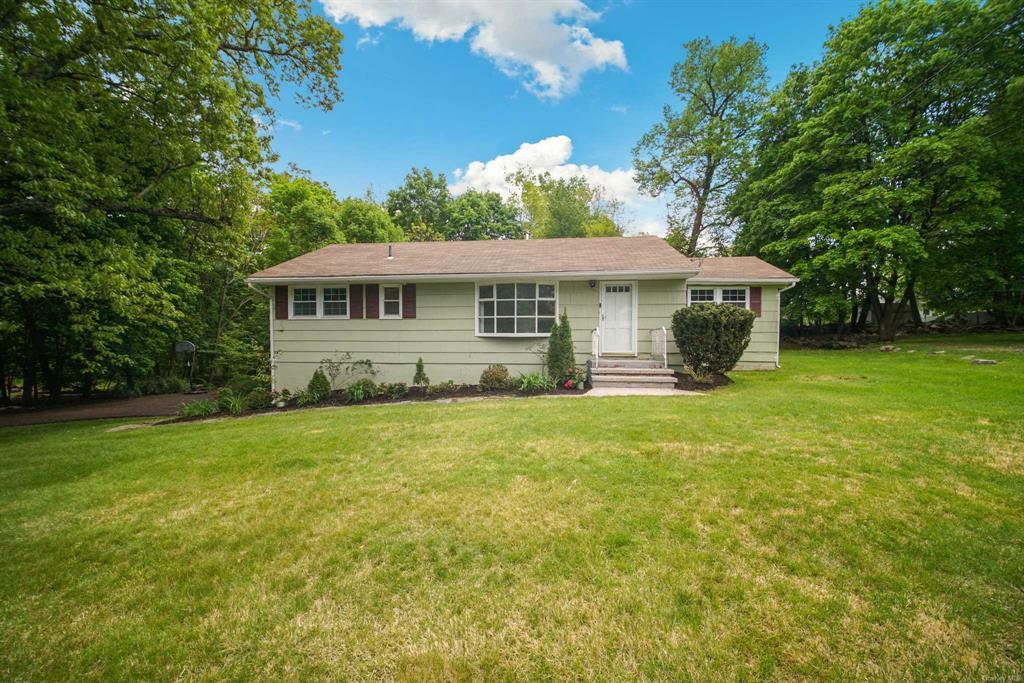 Property Photo:  12 Tulip Lane  NY 12550 