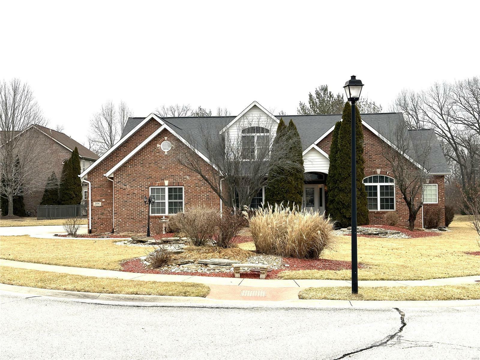 Property Photo:  504 Overbrook Cir  IL 62269 