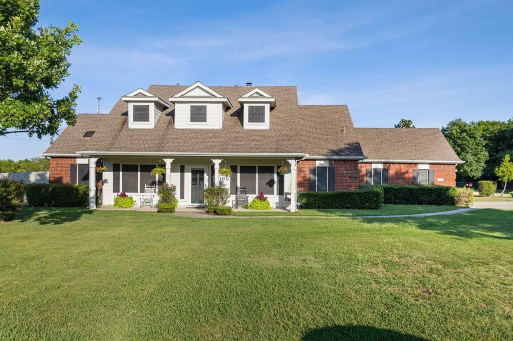 Property Photo:  300 E Bluff Road  TX 75159 