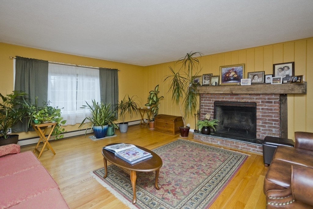 Property Photo:  34 Berkshire Cir  MA 01082 