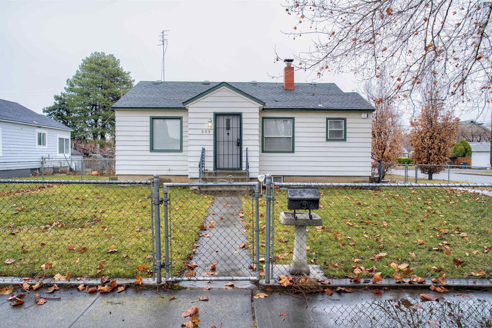 Property Photo: 503 N 9th Ave WA 99301