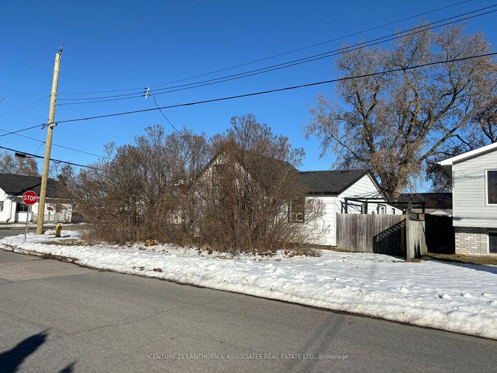 Property Photo: 27 North Murray St ON K8V 2E2