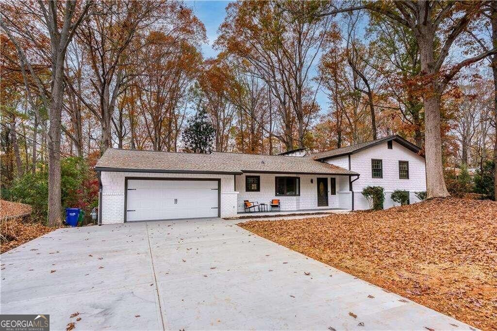 Property Photo:  1606 E Nancy Creek Drive  GA 30319 