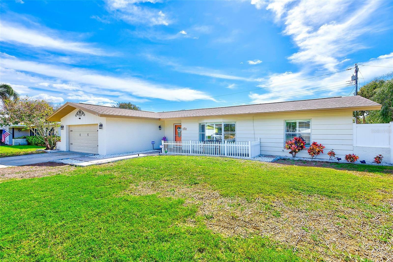 Property Photo:  13980 Meares Drive  FL 33774 