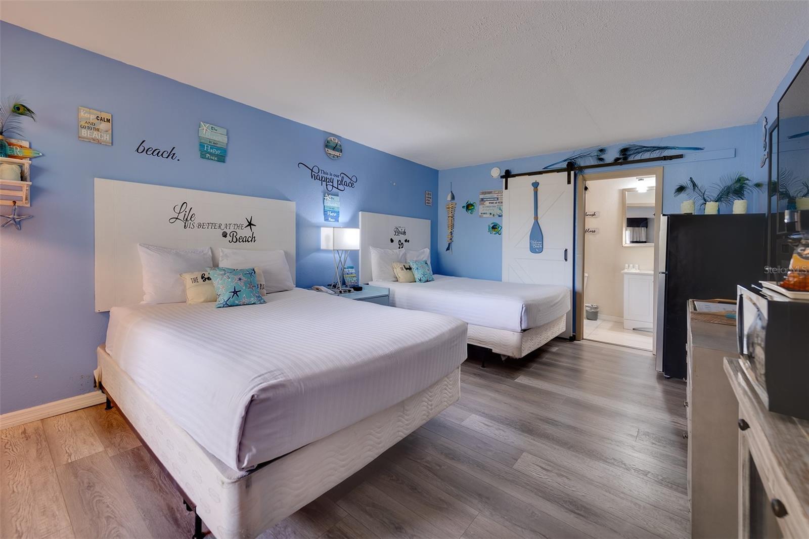 Property Photo: 7150 N Tamiami Trail S-606 FL 34243