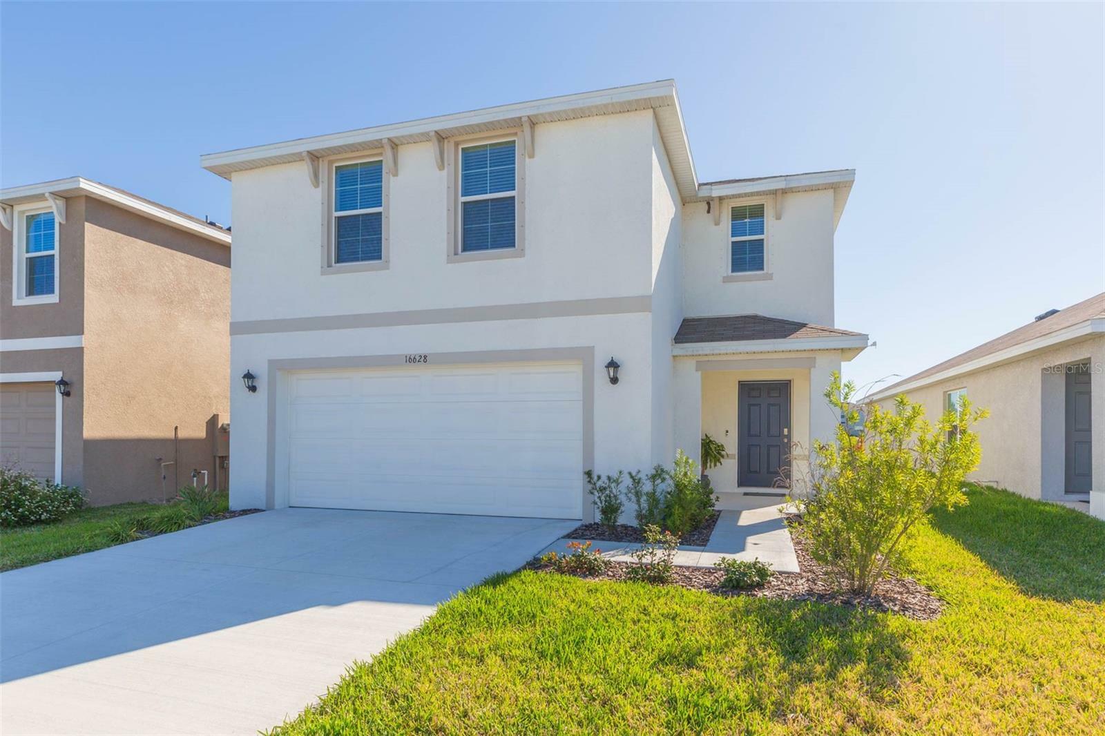 Property Photo:  16628 Mosaic Oar Drive  FL 33598 