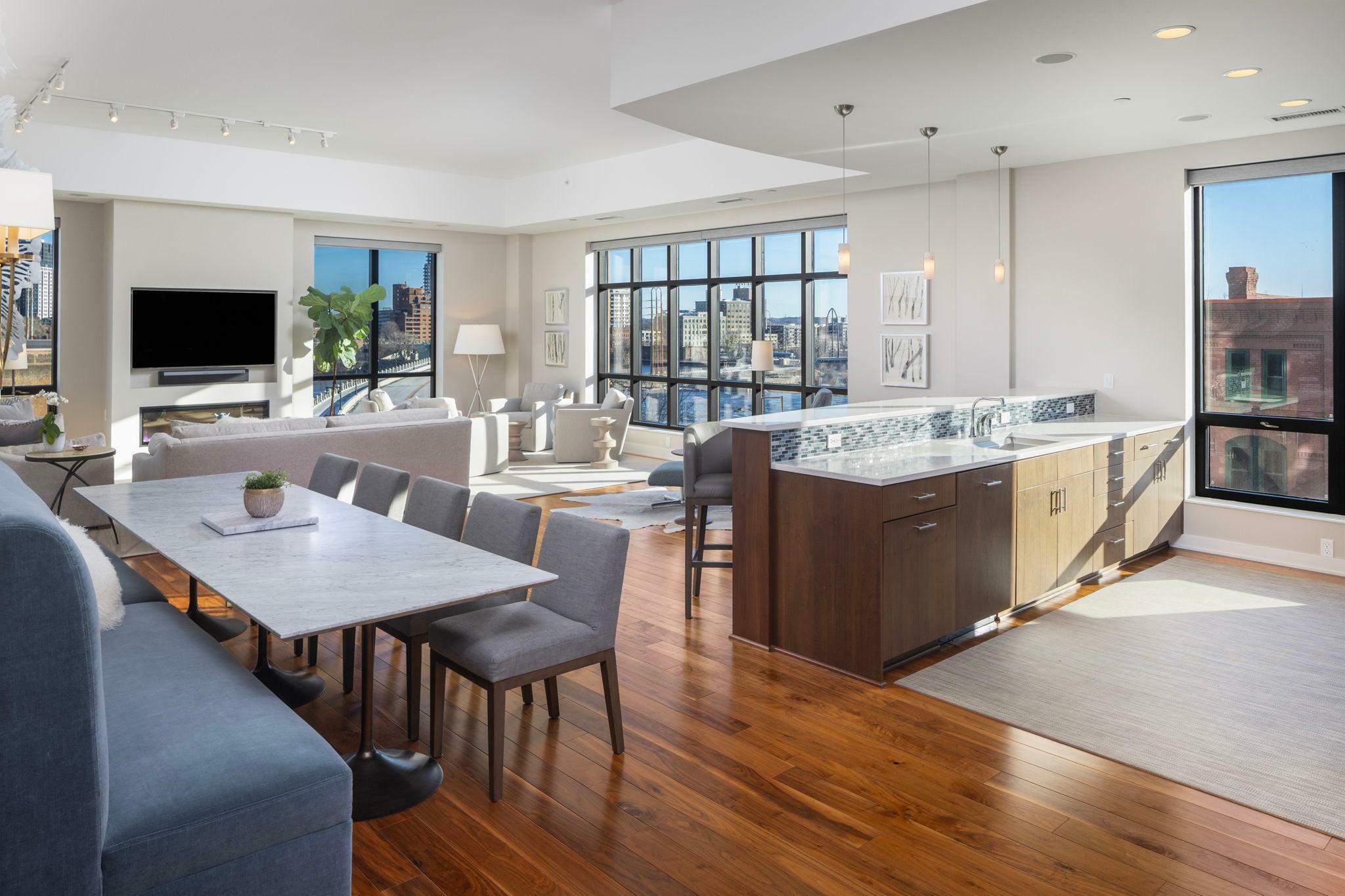 Property Photo:  100 3rd Avenue S 402  MN 55401 