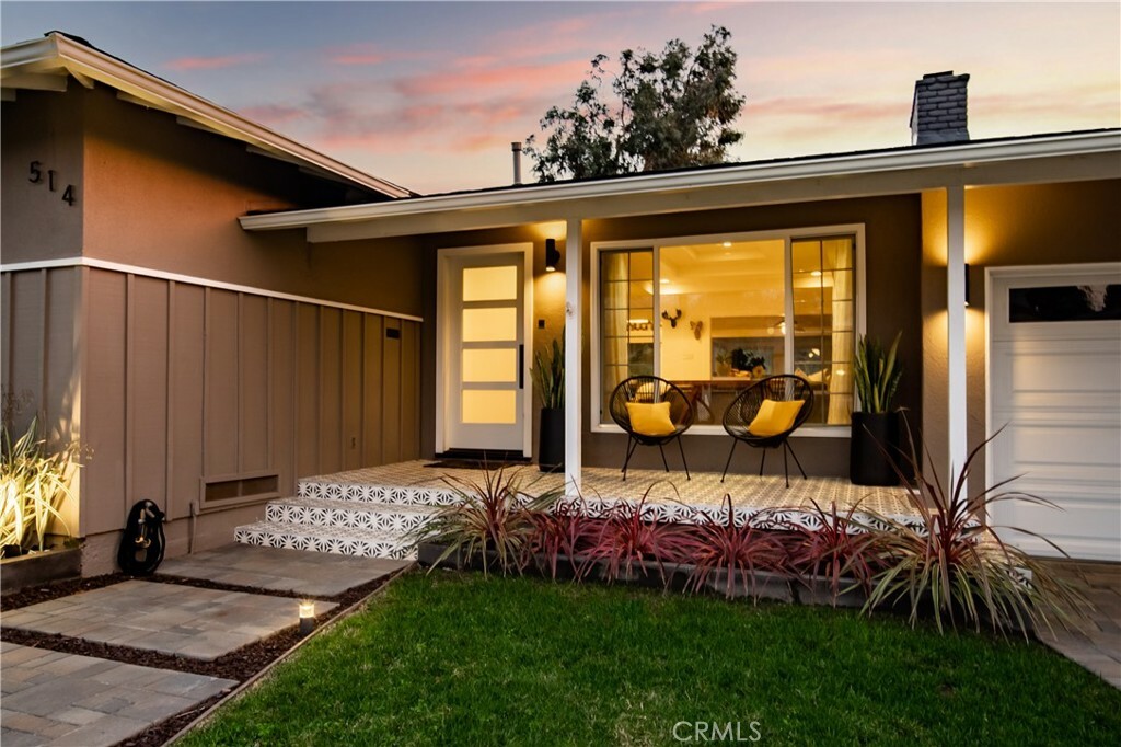 Property Photo: 514 W Park Lane CA 92706