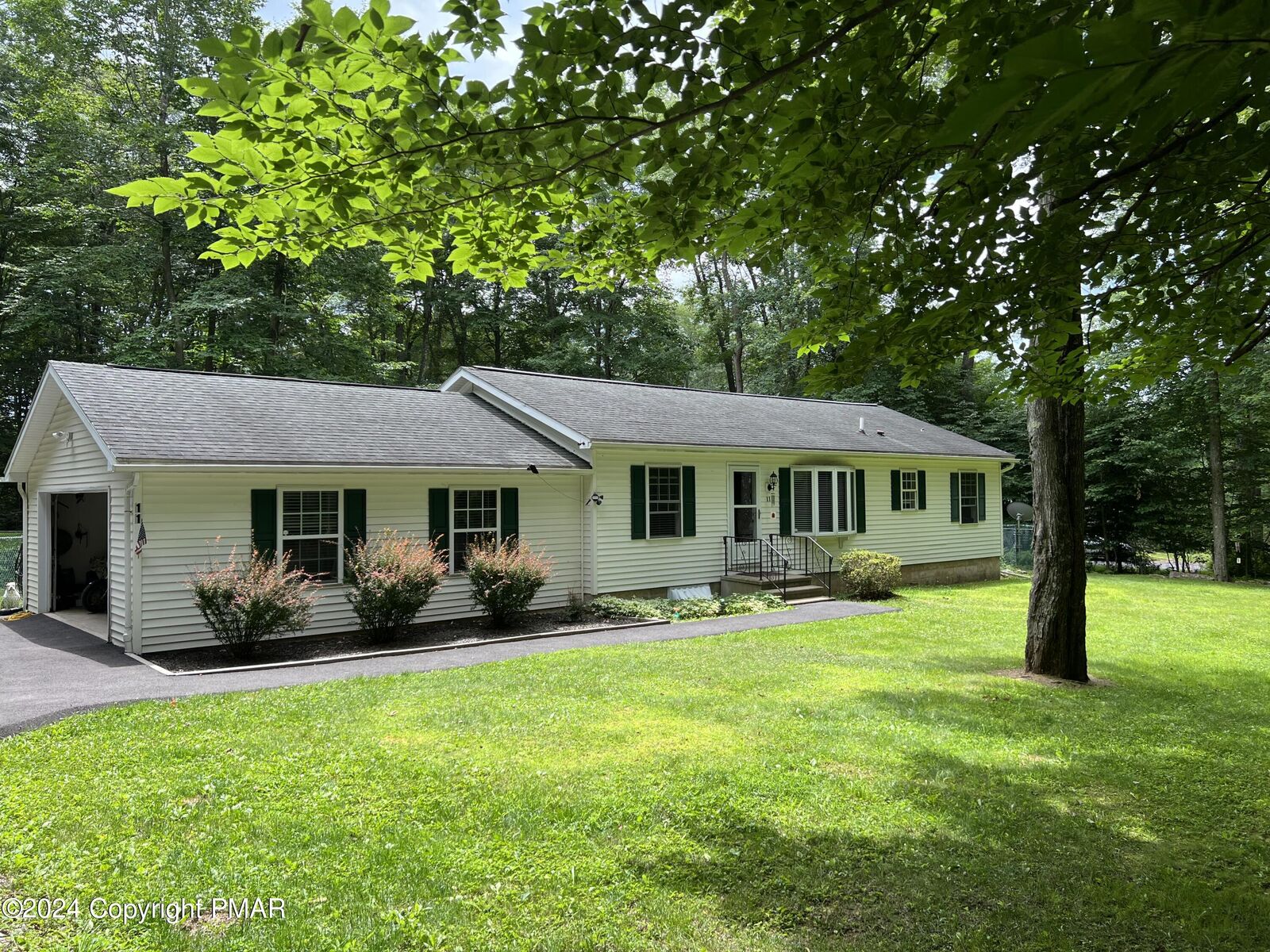 Property Photo:  11 Lennox Avenue  PA 18210 