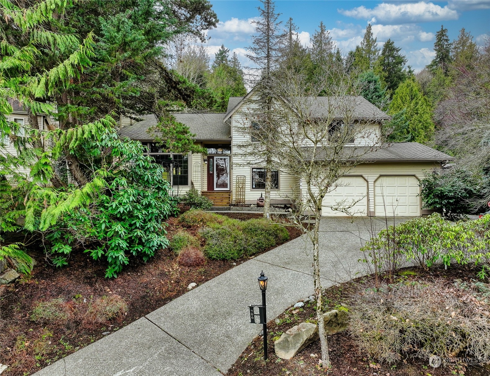 Property Photo:  706 S Davies Road  WA 98258 