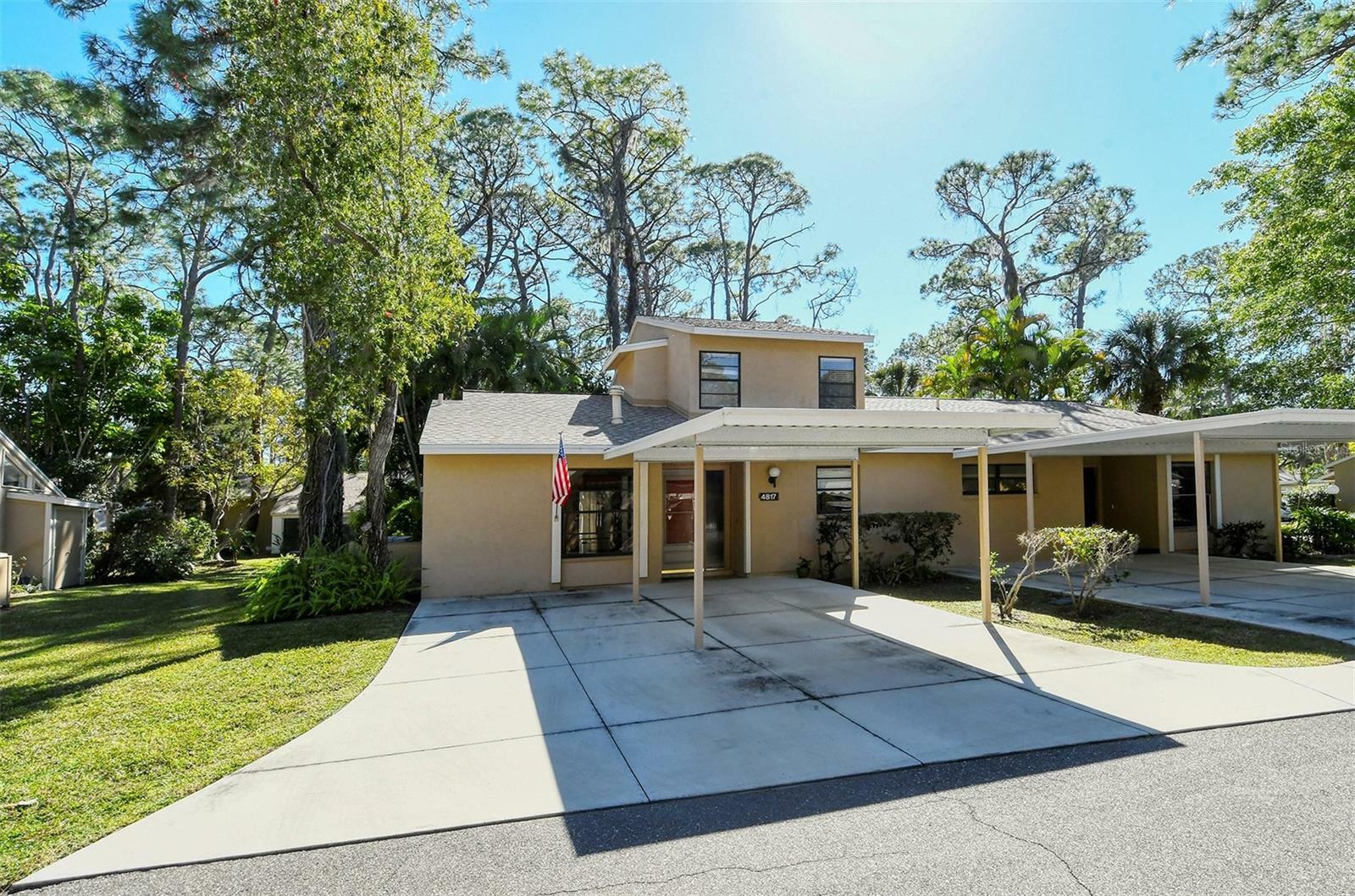 Property Photo:  4817 Village Gardens Drive 109  FL 34234 