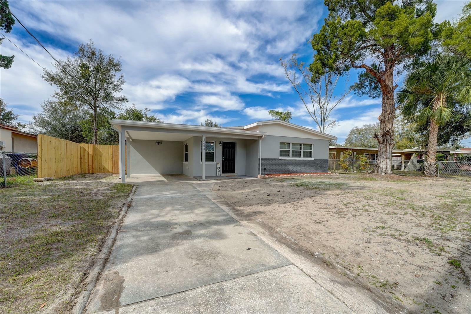 Property Photo:  10932 N Lantana Avenue  FL 33612 