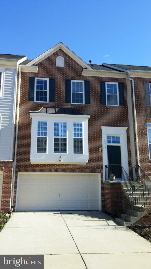Property Photo: 15829 Bobolink Drive VA 22191