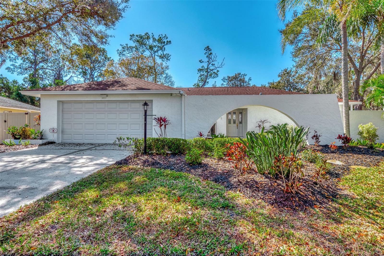 Property Photo:  1822 Woodhaven Circle  FL 34232 