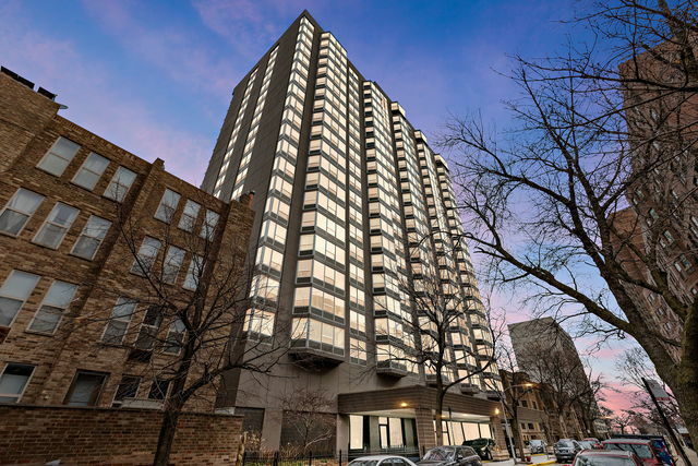 Property Photo:  720 W Gordon Terrace 12L  IL 60613 