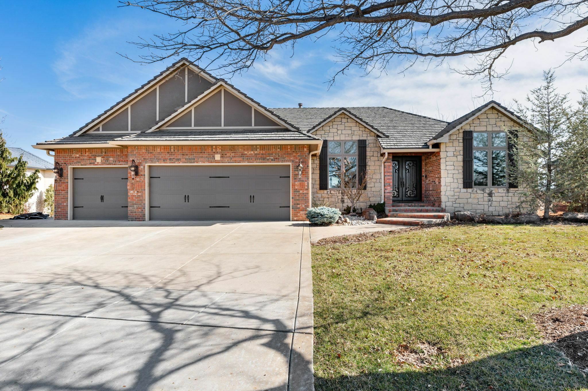 Property Photo:  2427 W Timbercreek Ct  KS 67204-2559 