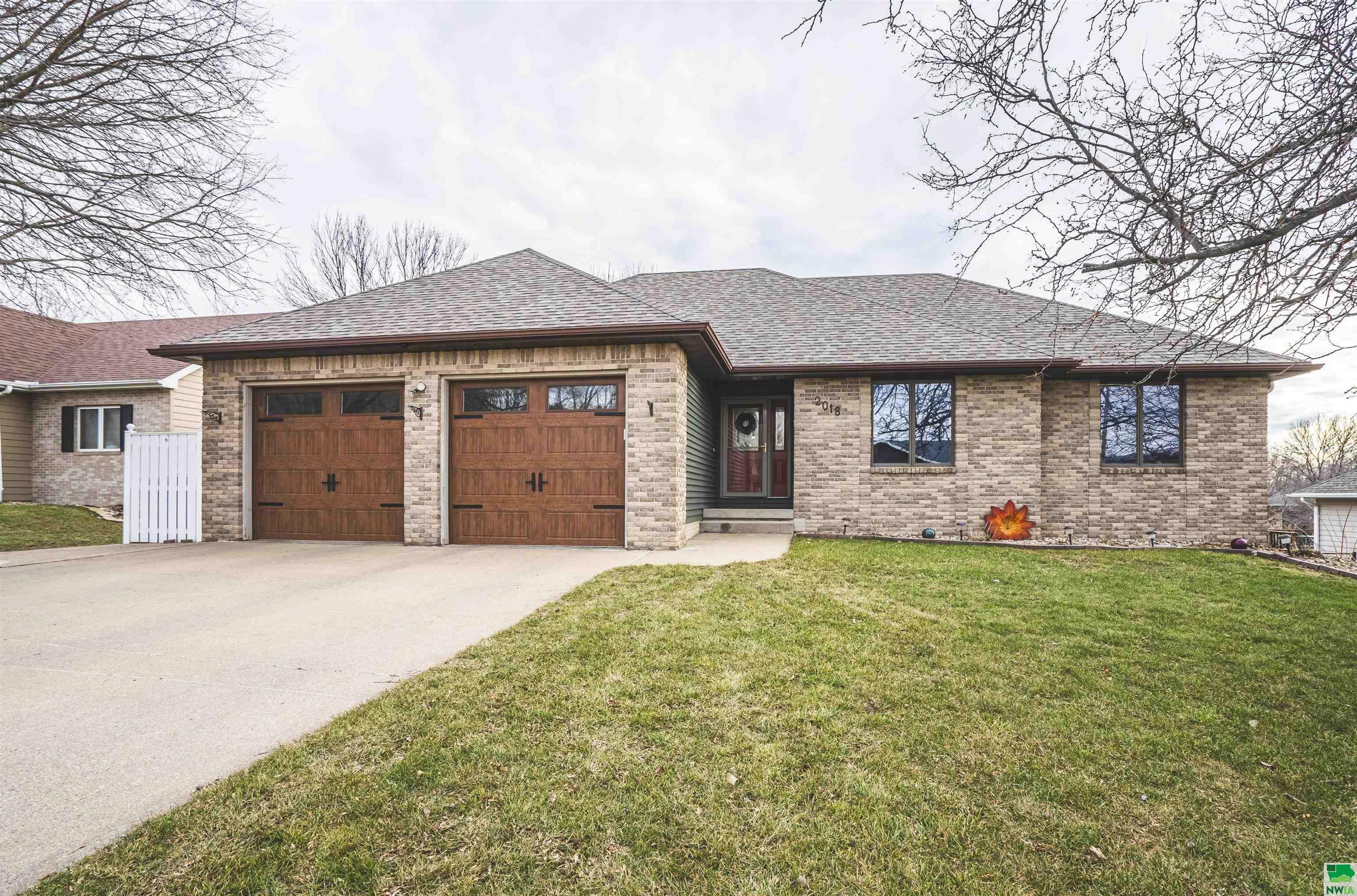 Property Photo:  2018 33rd Street  IA 51104 