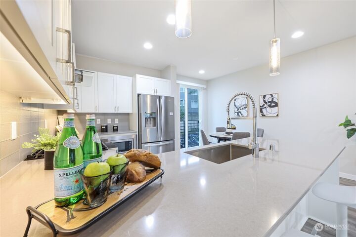 Property Photo:  8538 22nd Place NE  WA 98115 