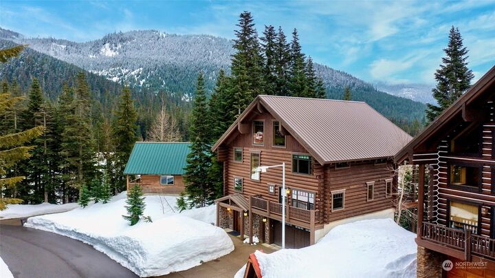 Property Photo:  6 Summit Way  WA 98068 