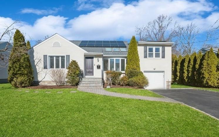 Property Photo:  14 Charlotte Lane  NY 10583 