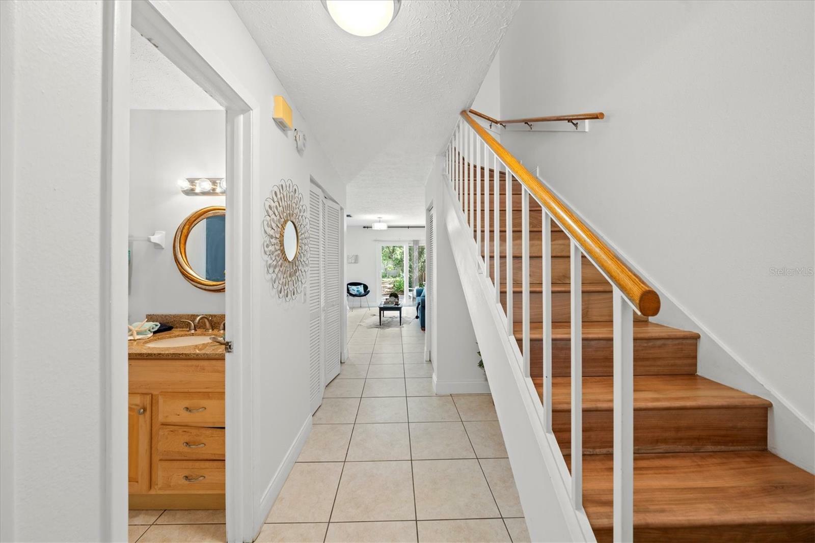 Property Photo: 9463 Forest Hills Place FL 33612
