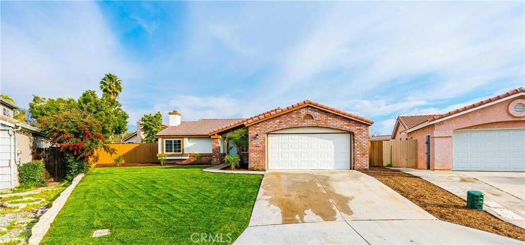 Property Photo:  25048 Bodega Court  CA 92544 