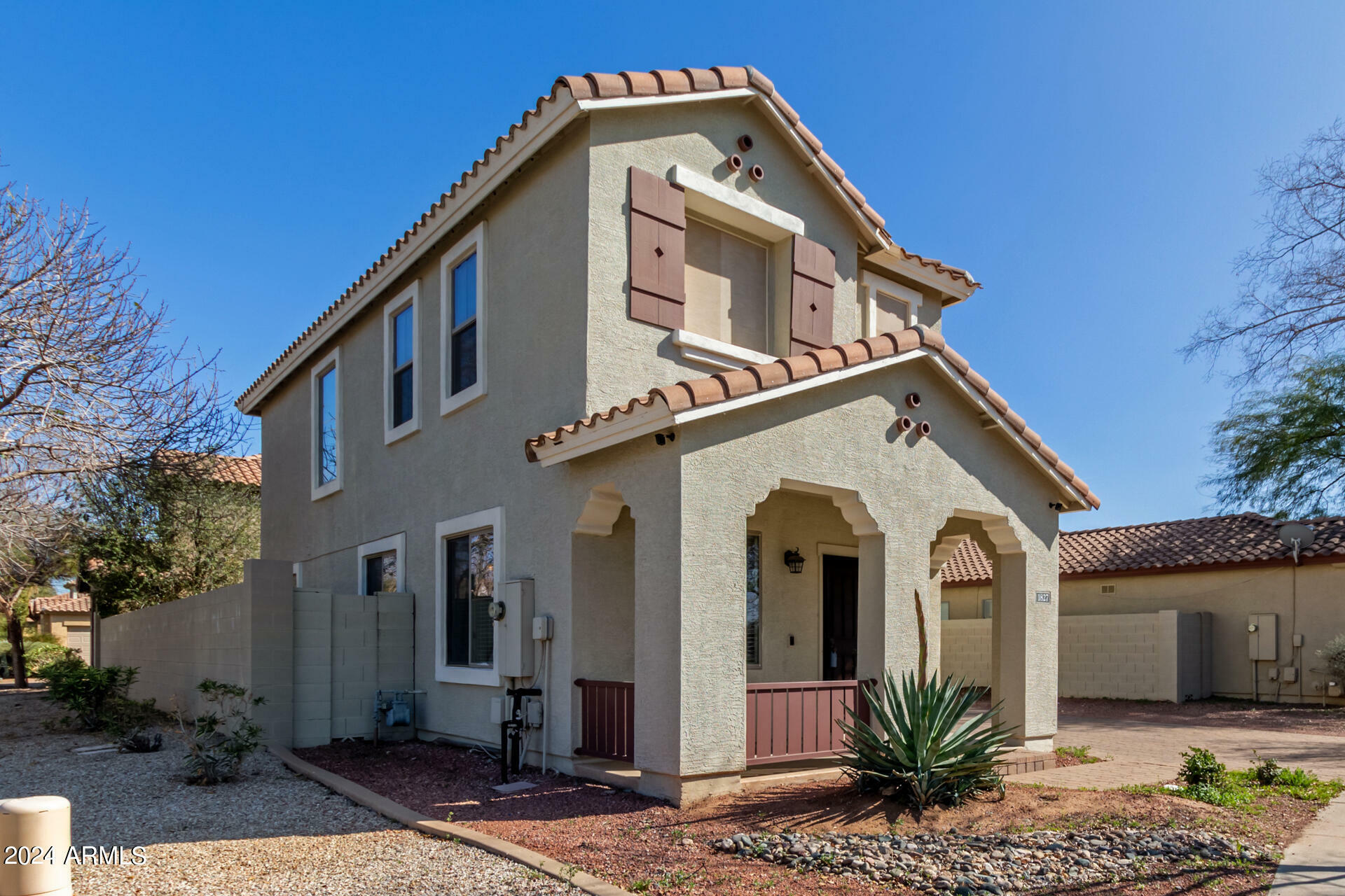 Property Photo:  1827 S Swan Drive  AZ 85295 