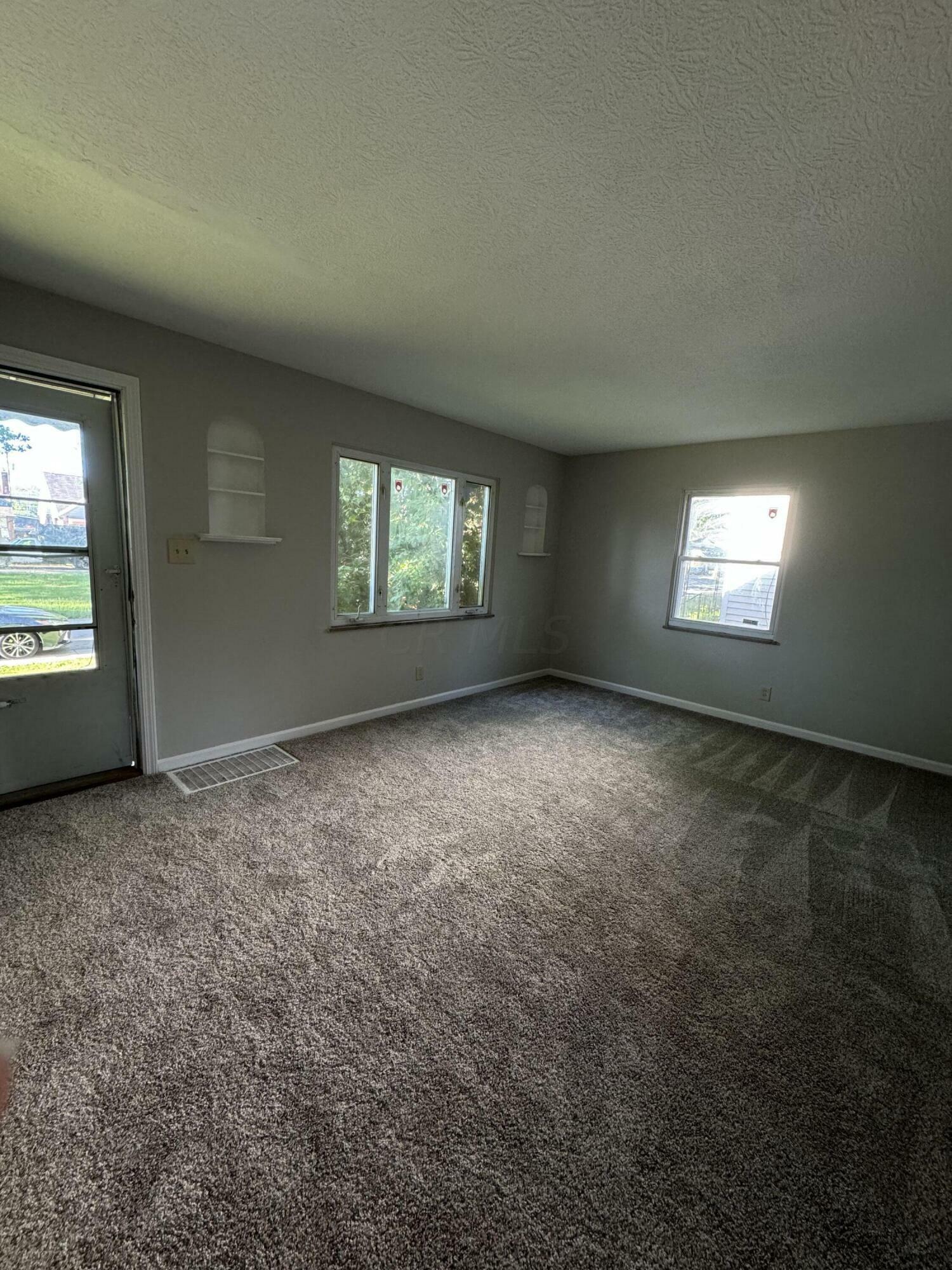 Property Photo:  1758 Bide A Wee Park Avenue  OH 43205 