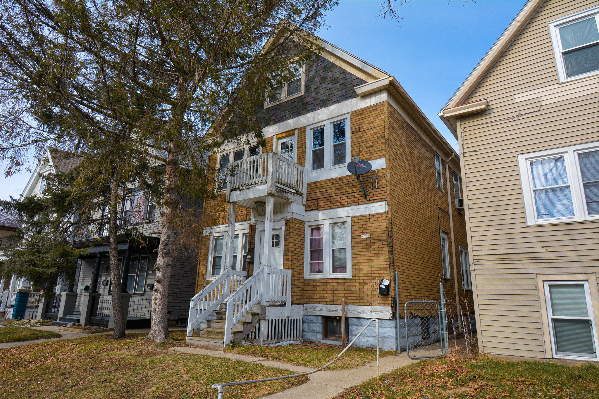 Property Photo: 2326 W Burnham St WI 53204