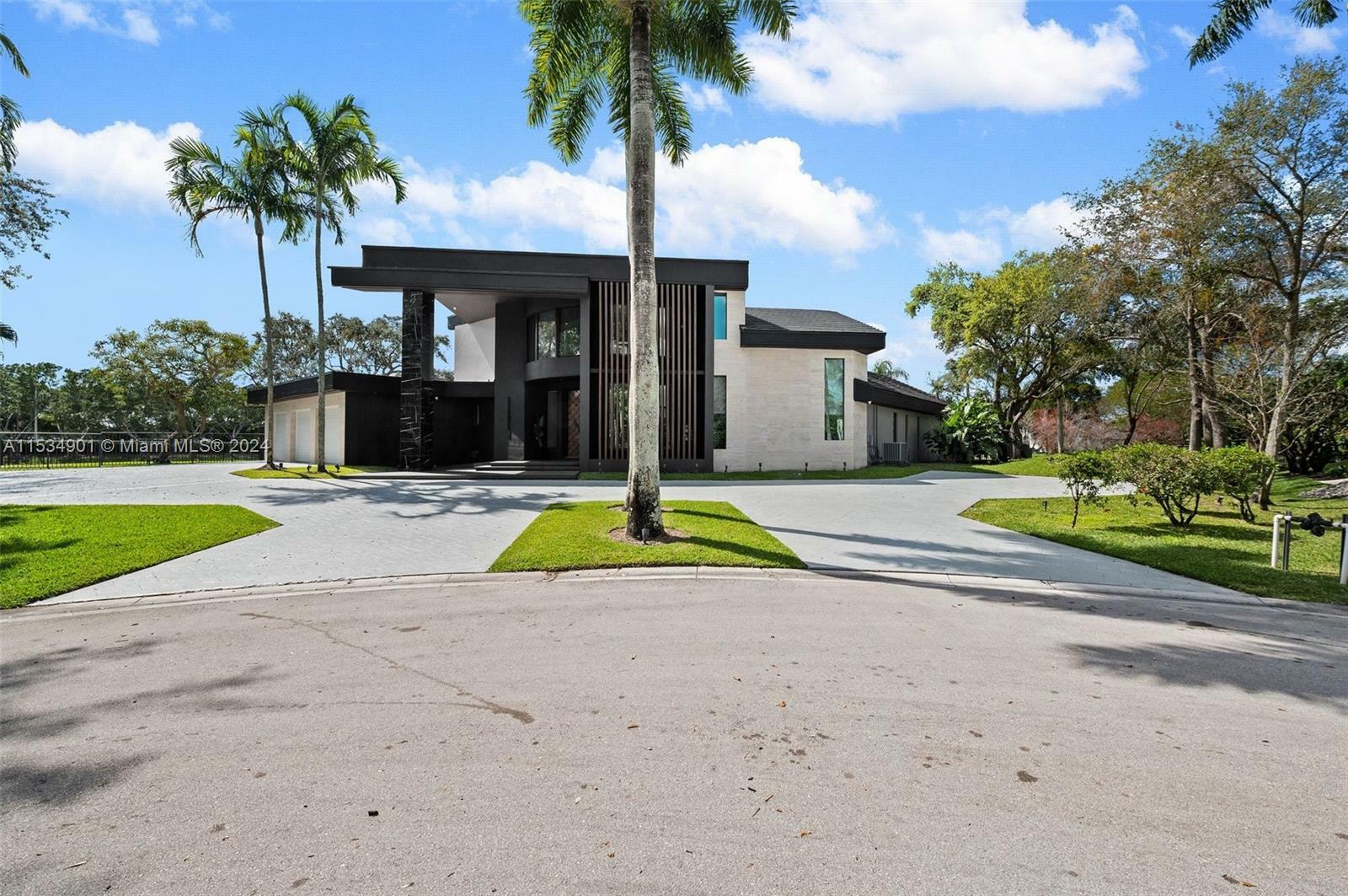 Property Photo:  3560 Paddock Rd  FL 33331 