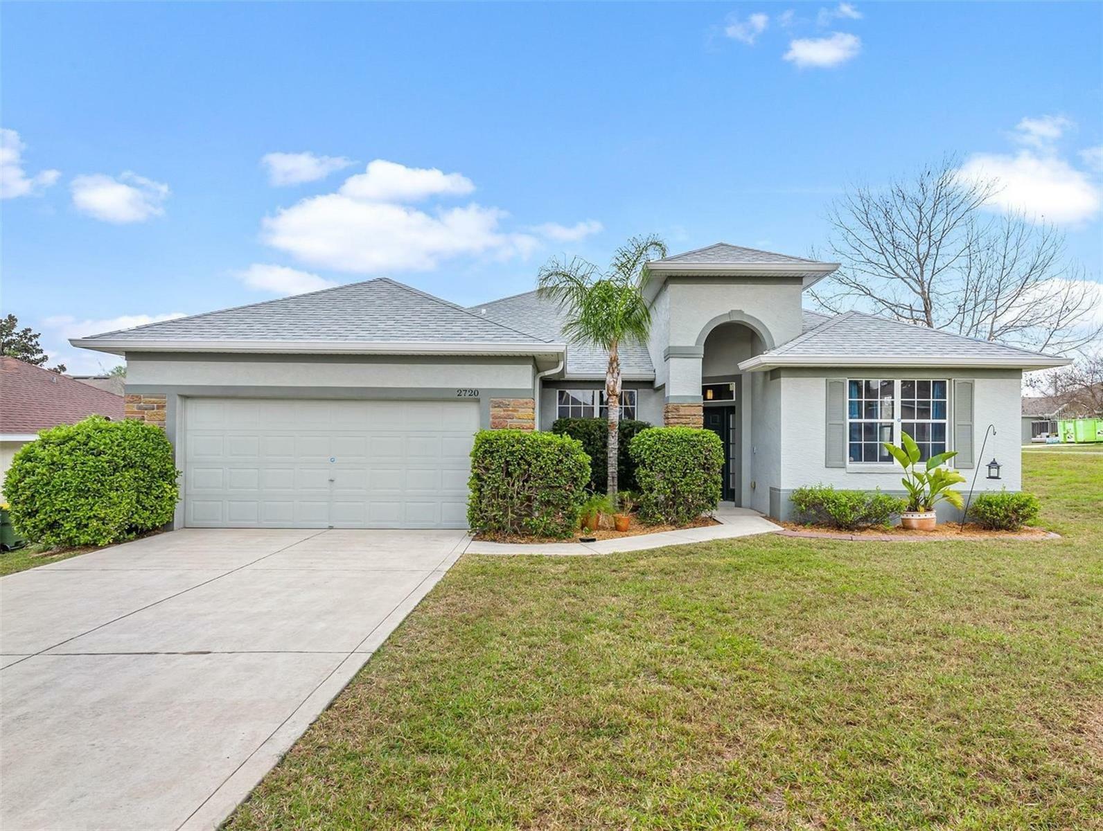 Property Photo:  2720 Savannah Drive  FL 34748 