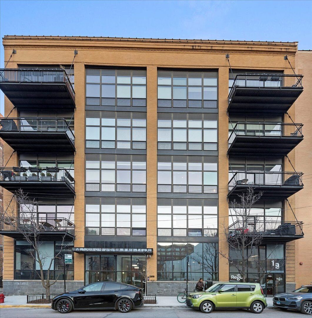 Property Photo:  23 N Green Street 306  IL 60607 