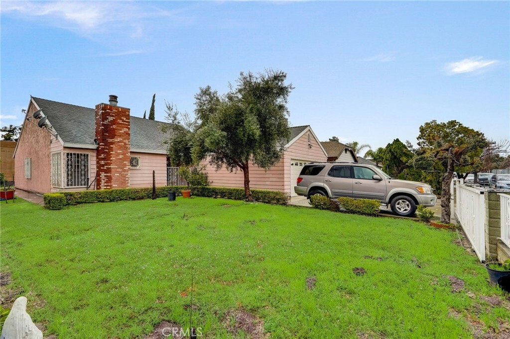 Property Photo:  8867 Oneida Avenue  CA 91352 