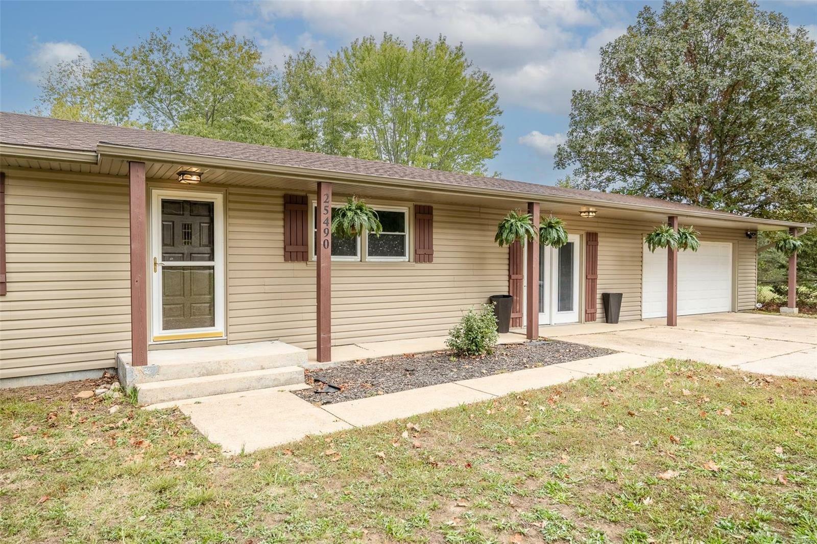 Property Photo:  25490 Oakdale Drive  MO 65536 