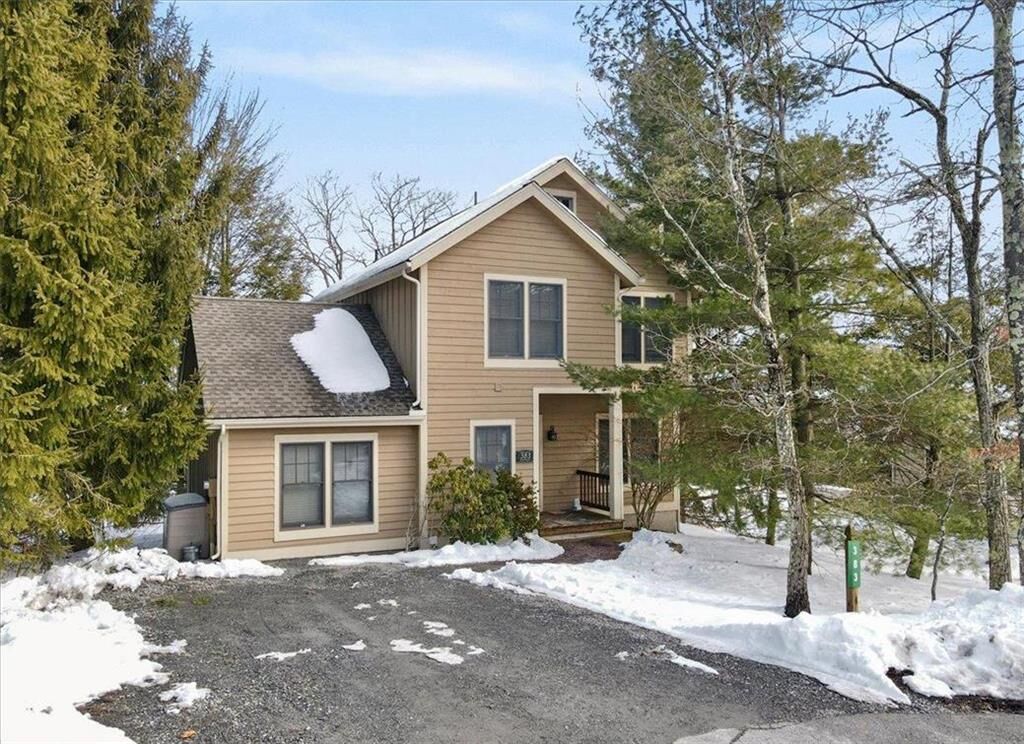 Property Photo:  383 Aspen Court  PA 18372 