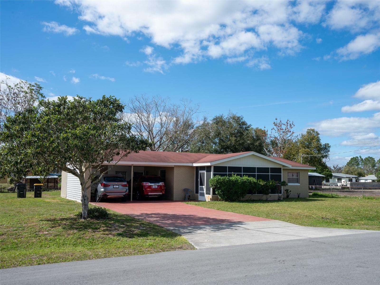 Property Photo:  121 Perry Drive  FL 33844 