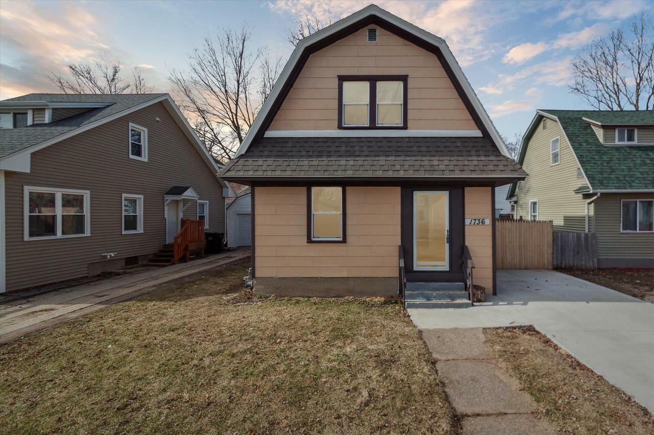 Property Photo:  1736 Hemlock Street  WI 53511 