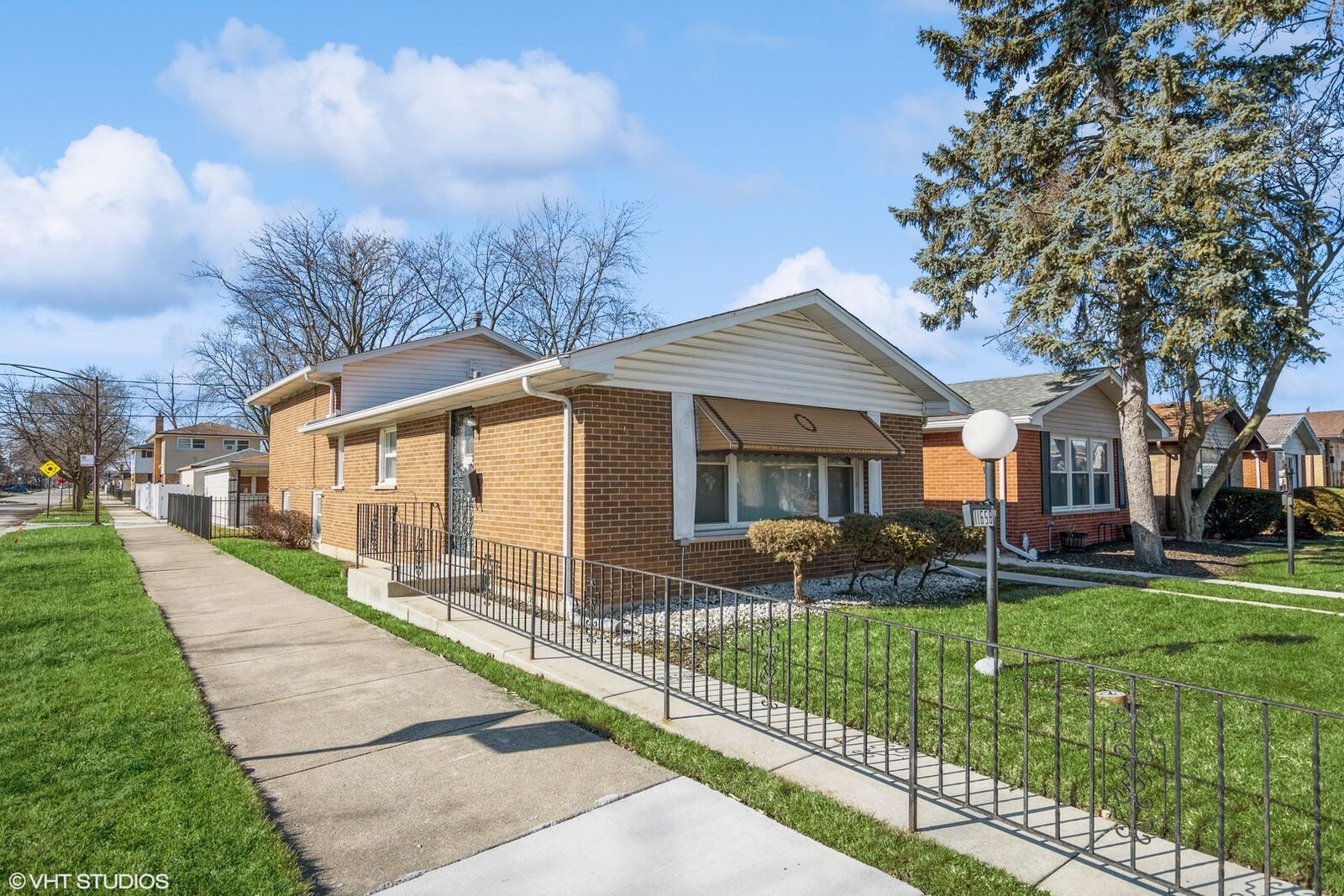 Property Photo:  11658 S Ada Street  IL 60643 