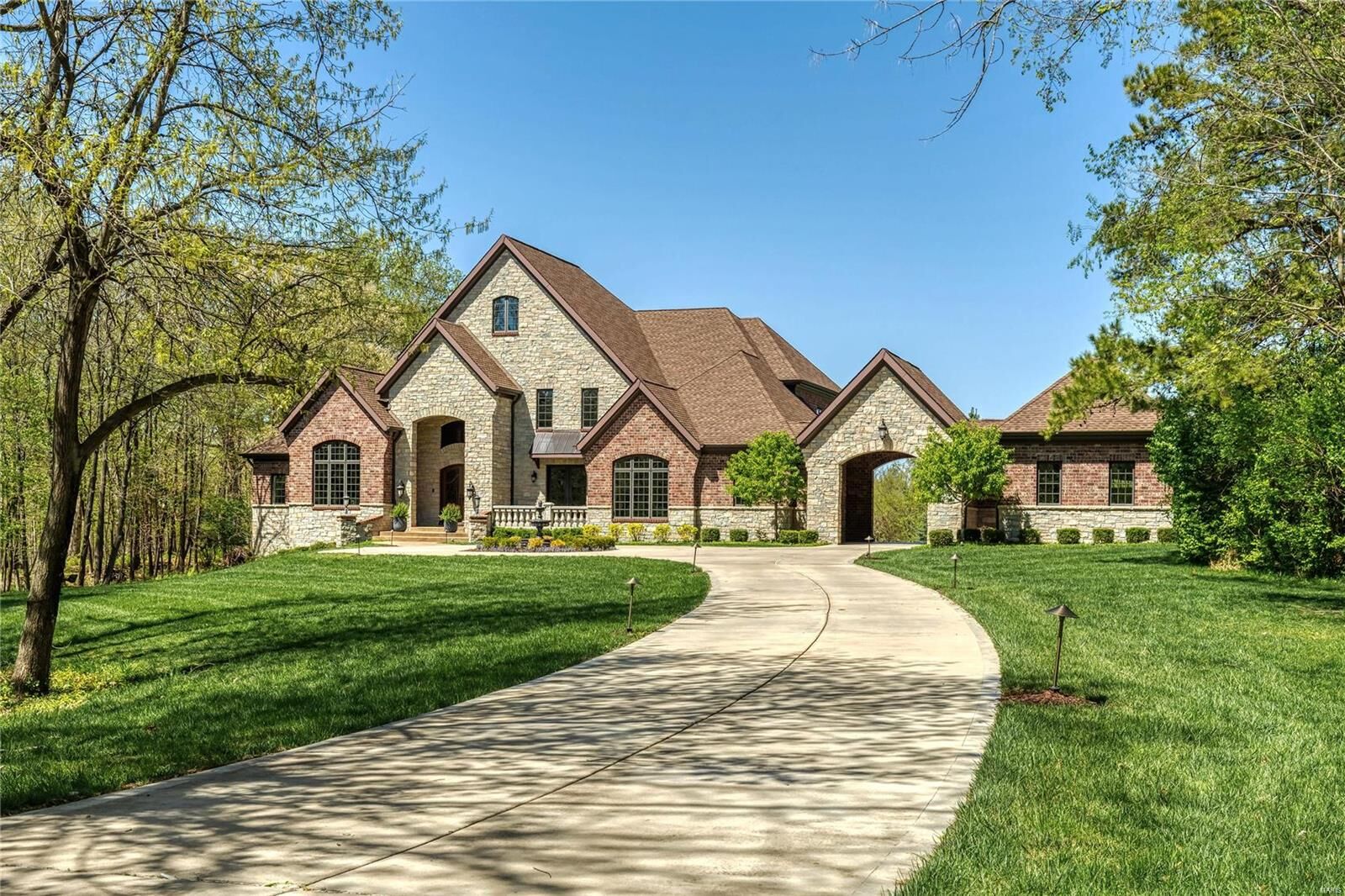 Property Photo:  18 Vandiver Lane  MO 63131 