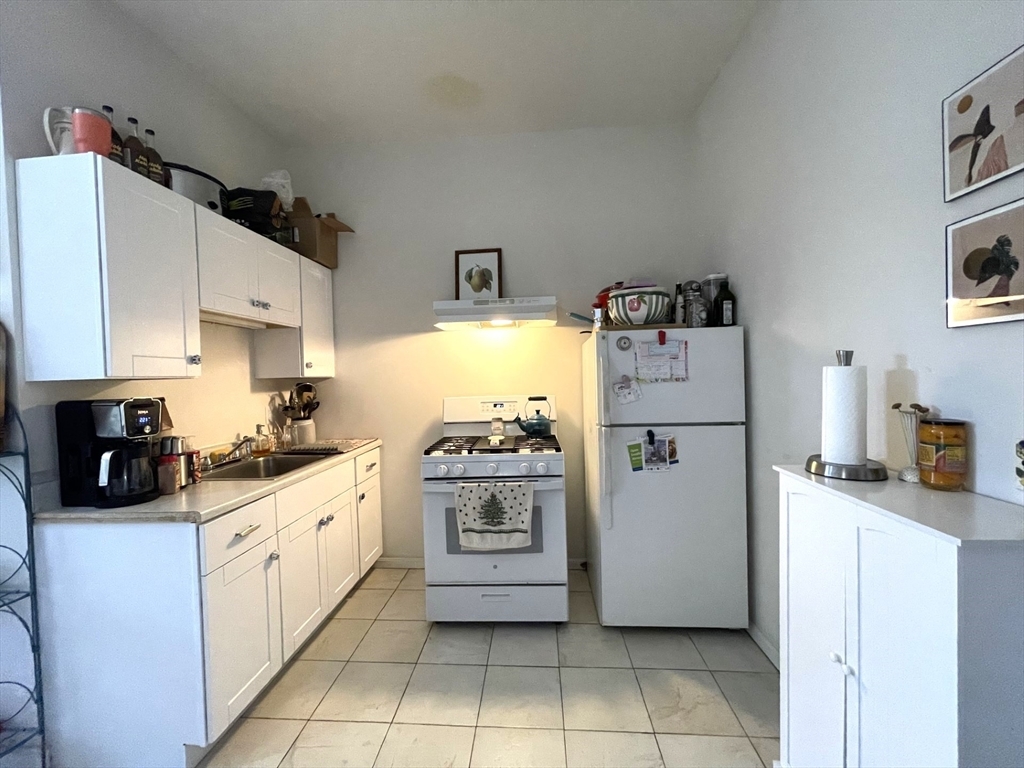 Property Photo: 3 Cedar Sq 2 MA 02140