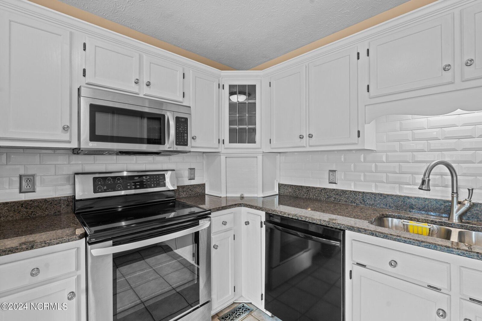 Property Photo: 6005 Loudon Circle NC 28348