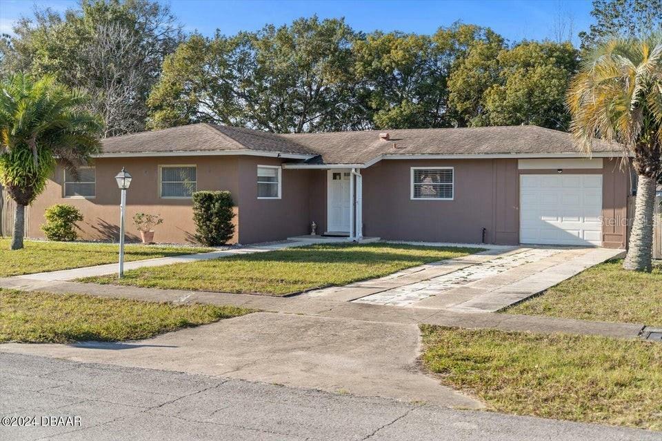 Property Photo:  2271 Kent Road  FL 32738 