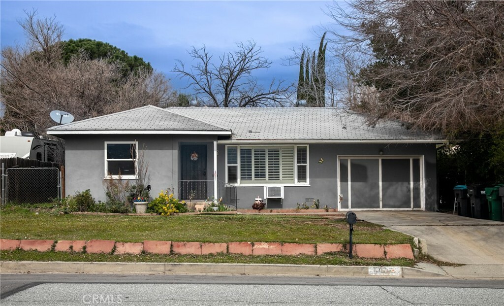 Property Photo:  1143 W Nicolet Street  CA 92220 