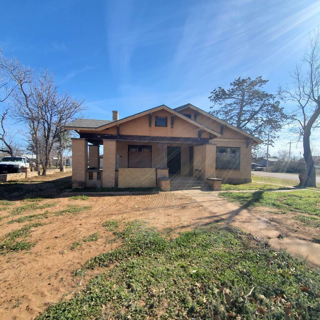 Property Photo:  223 S State St  TX 76933 