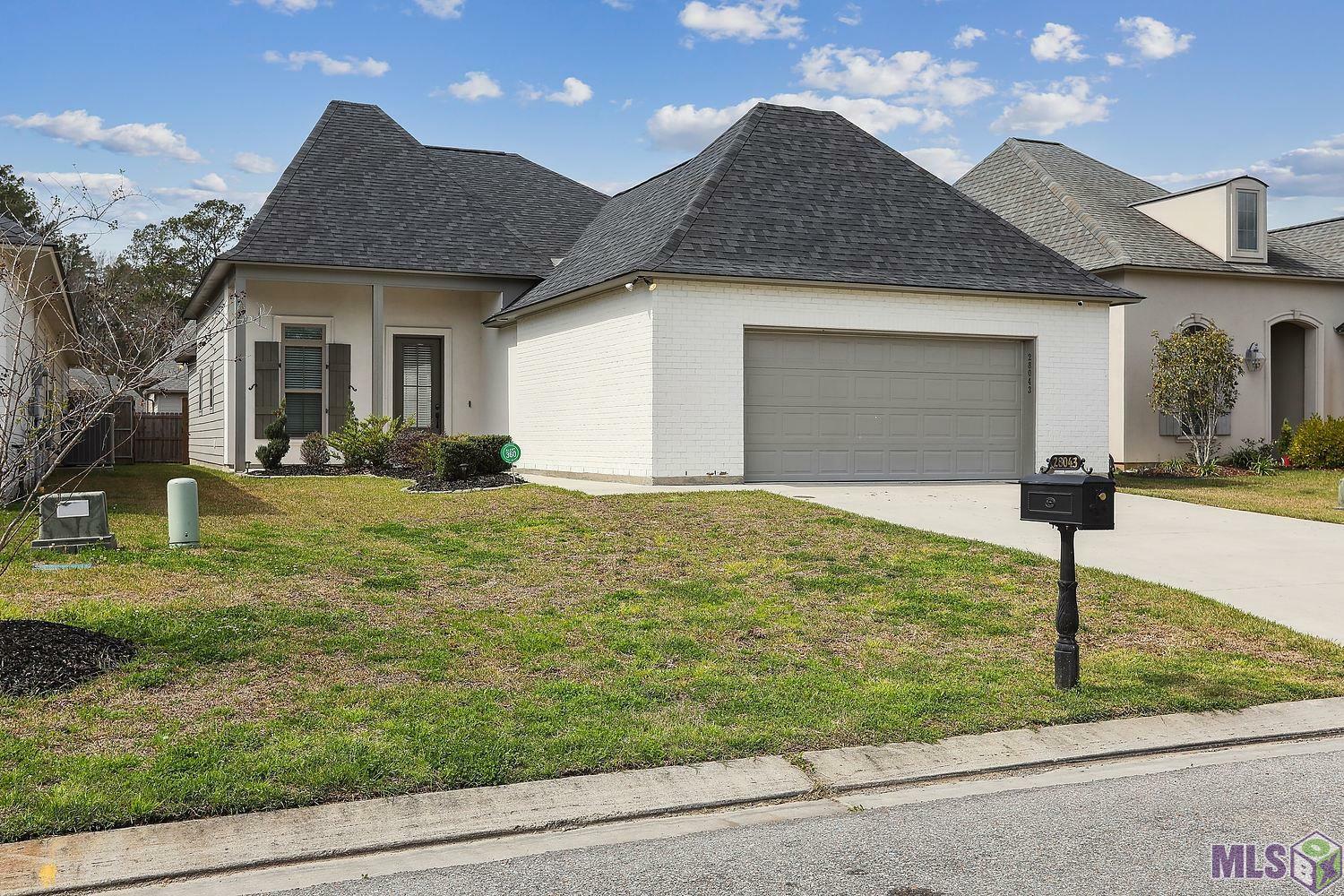 Property Photo: 28043 Olympia Ln LA 70726