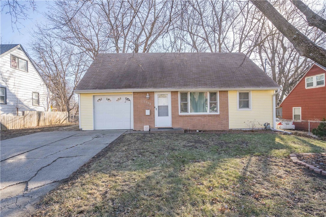 Property Photo:  7309 SW 13th Street  IA 50315 